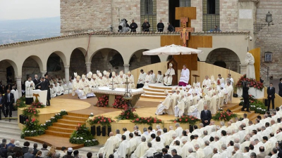 El Papa convoca a economistas y emprendedores de todo el mundo para pactar una economía verdaderamente humana