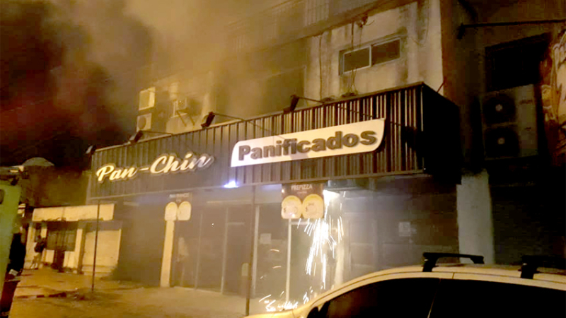 Así comenzó el incendio en la panadería china de Resistencia