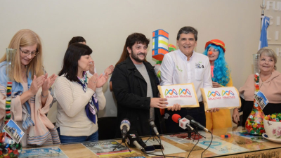Mujeres solidarias y Pablo Rago entregaron donación a la Casa Garrahan Chaco