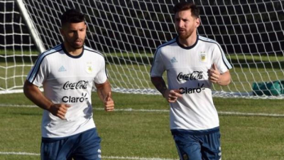 La broma de Lionel Messi a Sergio Agüero en la habitación de la concentración