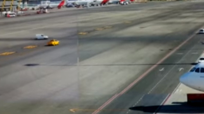 Insólito: Dos vehículos chocan en la pista de aterrizaje del aeropuerto de Barajas