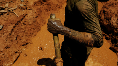 En la piel de un minero ilegal en la Amazonia brasileña