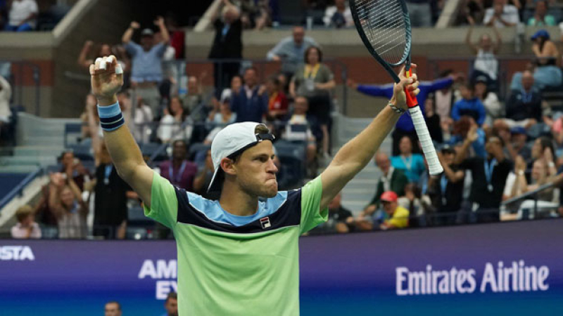 Schwartzman derrotó a Zverev y avanzó a cuartos en el US Open