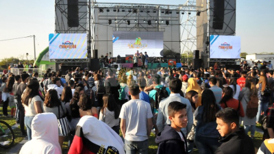 Miles de jóvenes estudiantes festejaron el Día de la Primavera