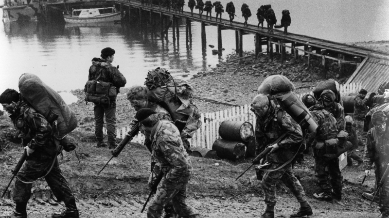 Desde Inglaterra reconocen a excombatientes que estuvieron en el Continente