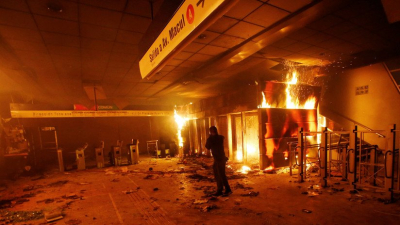 Chile: Piñera decreta el Estado de Emergencia tras los graves incidentes por aumento del boleto