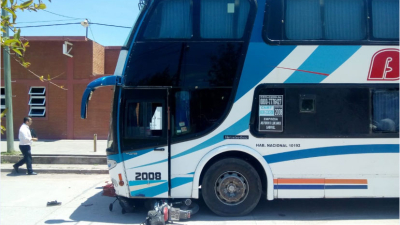 Castelli: un hombre murió atropellado por un colectivo