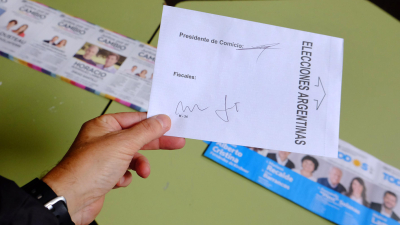 Tras el fallo de Servini, el gobierno insiste en que a las 21 estarán los primeros resultados