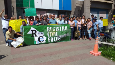 Trabajadores del Registro Civil de paro: denuncian "discriminación" de UPCP a la hora de digitar los pases a planta
