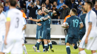 Argentina rescató un empate ante Uruguay en el último partido del año