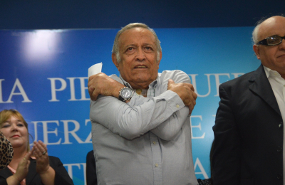 Sorpresa: Sampayo le da la bienvenida a la intendencia a Gustavo Martínez