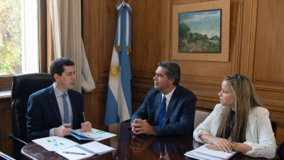 El gobernador acordó asistencia financiera y obras de infraestructura con ministros nacionales