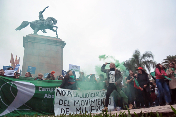 <p> EL FINAL DE LA MARCHA CONTRA EL ABORTO LEGAL SEGURO Y GRATUÍTO. PLAZA 25 DE MAYO DE RESISTENCIA.</p>
<p>Foto: Jorge "Punky" Flores </p>