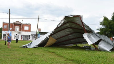 Voladura de techos por temporal en Margarita
