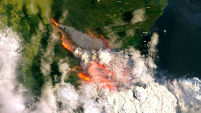 Clima descontrolado: se fusionan dos incendios forestales en Australia