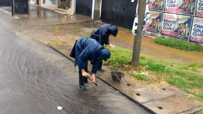 Intenso operativo municipal de saneamiento hídrico, limpieza y atención civil ante las lluvias