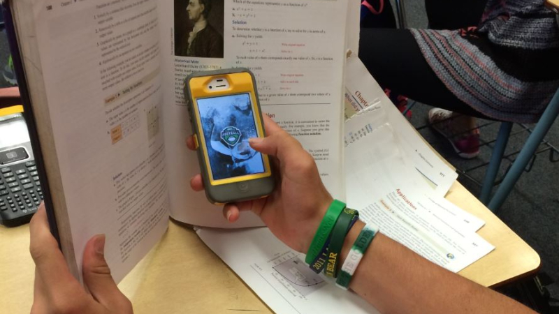 Madrid: Prohibirán celulares en los colegios