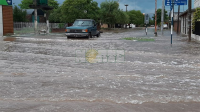 Charata bajo agua, varias horas sin luz y sin servicio de telefonía