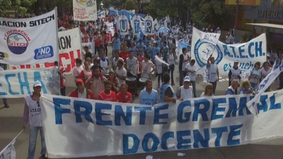 Gremialistas docentes se arrogaron la facultad de suspender las clases durante una semana