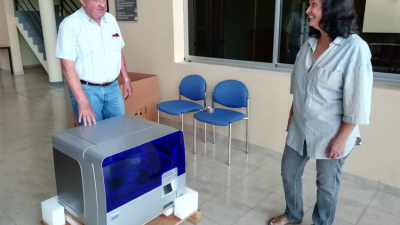 Escuela agropecuaria facilita un moderno equipamiento para el diagnóstico de Covid-19 en el Chaco