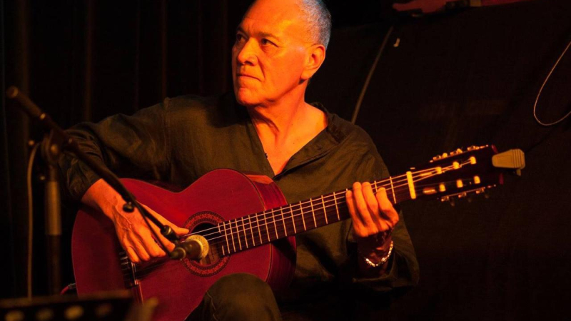 Murió Colacho Brizuela, el gran guitarrista de Mercedes Sosa