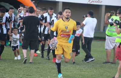 Gastón Canuto, el rosarino que llegó hace tres años y se adueñó del arco de For Ever