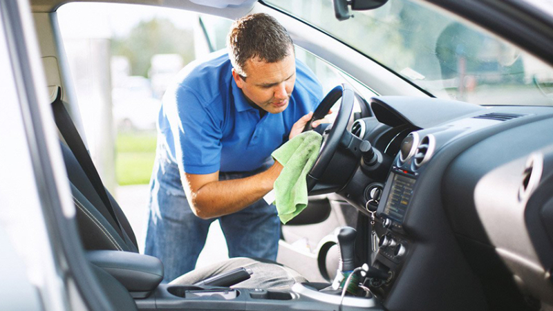 El virus puede durar 5 días en un auto: ¿cómo higienizarlo y dónde?