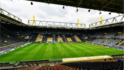 Estadios desolados, barbijos y festejos de gol con distanciamiento en la vuelta de la Bundesliga