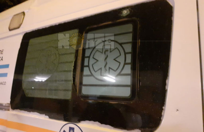 Socorrer y ser baleado: atacan a tiros a una ambulancia en barrio de Sáenz Peña