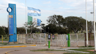 Vallaron el Parque de la Democracia y no descartan un retroceso de fase