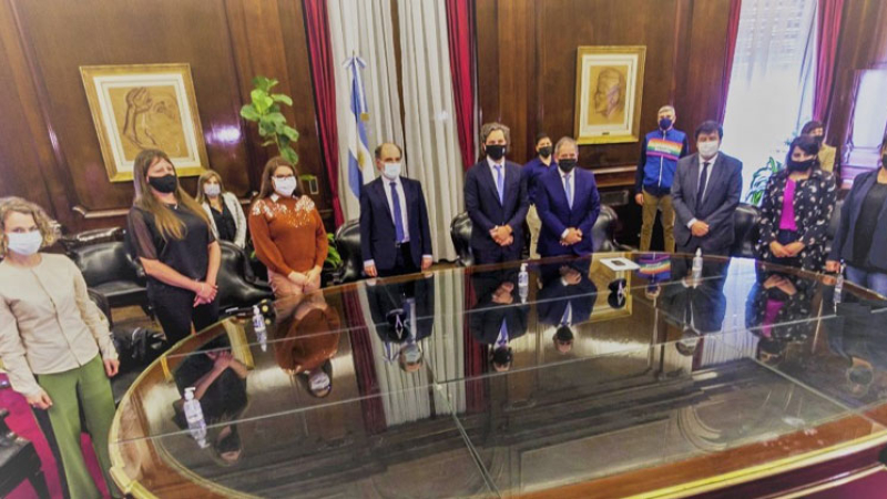 Banco Nación: establecen el cupo laboral para los colectivos de género y diversidad