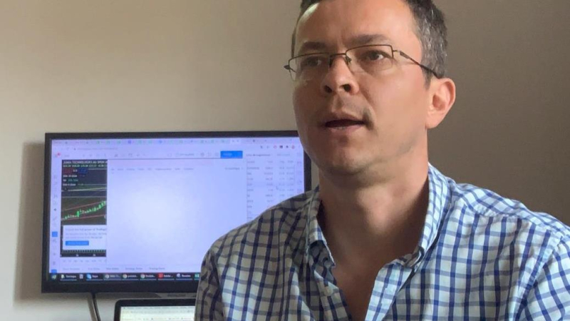 “Para que el sector privado deje la especulación hay que mostrar el rumbo de la economía”