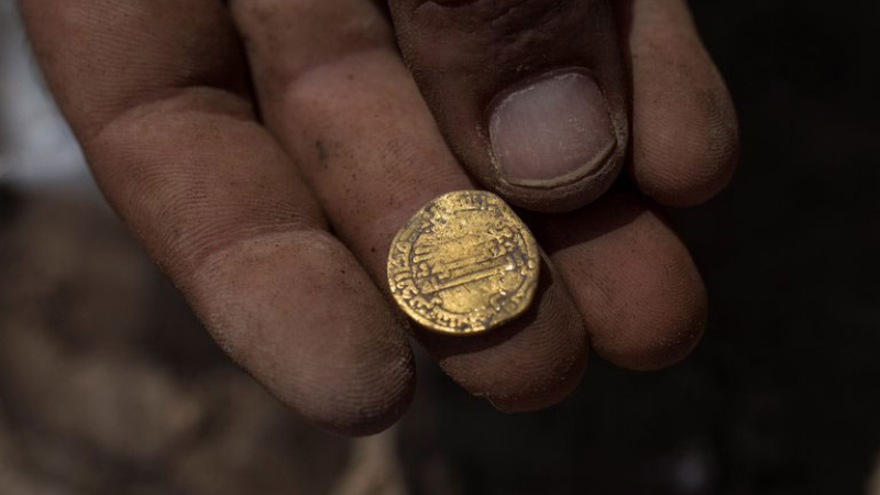 Israel: adolescentes hallaron un tesoro de monedas de oro de hace 1.000 años