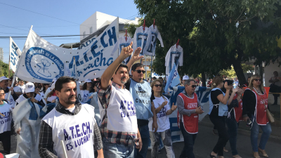 En la semana del Día del Maestro, paro docente por demanda salarial