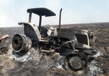 Tractor quemado Martin Alegre.jpg