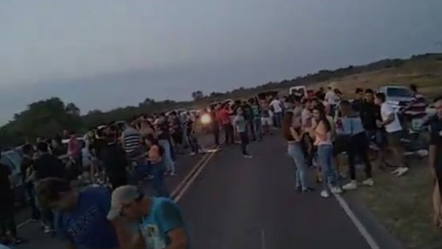 Escándalo en Quitilipi: usaron una ruta como pista de baile