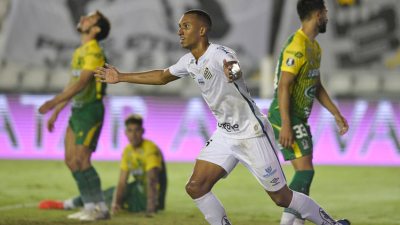 Increíble eliminación de Defensa e histórico pasaje de Delfín