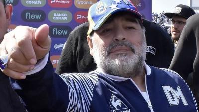 Diego Maradona "está bien" y los médicos evalúan el alta