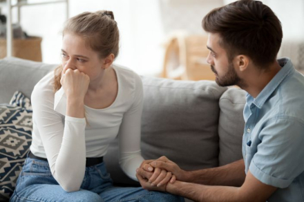 Un hombre debe ser lo suficientemente grande como para admitir sus errores, lo suficientemente inteligente como para aprovecharlos y lo suficientemente fuerte para corregirlos- Khalil Gibran.jpg