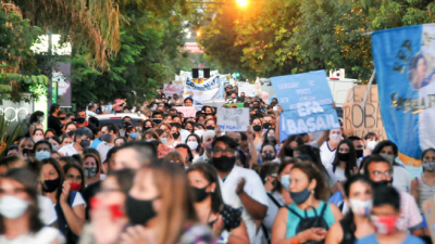 Jornada incómoda por un inicio de clases con paro y protesta docente