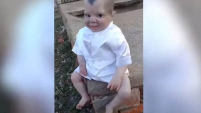 Susto: encontró con un muñeco en el cementerio que lo seguía con la mirada