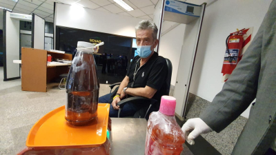 Paraguay: Detienen a español con cocaína líquida en su equipaje