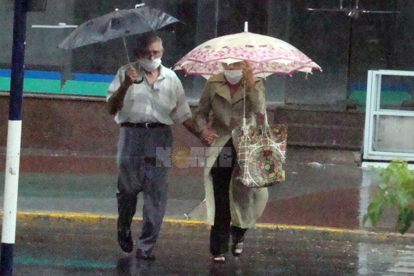  ?☔Llegó la anunciada lluvia para aliviar  del calor  a los resistencianos