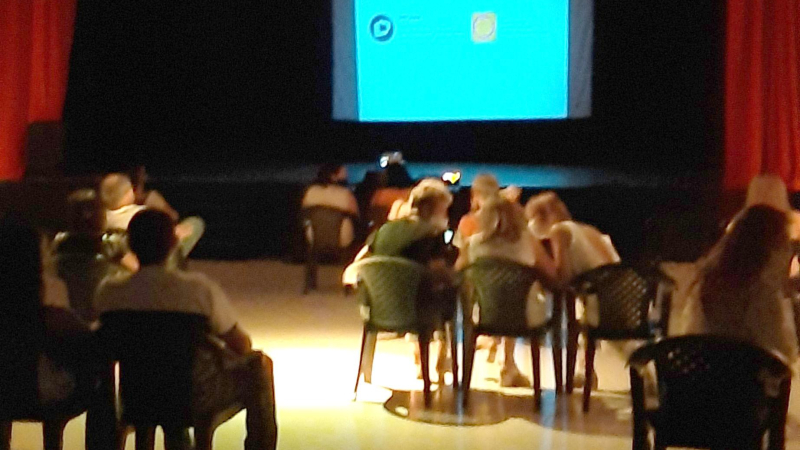 Interrupción: El teatro salta a la pantalla