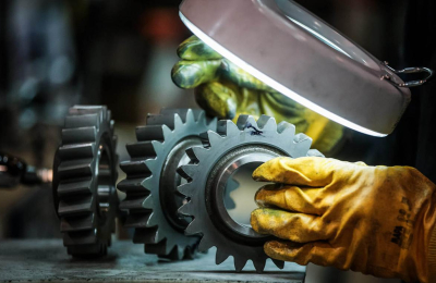 Crece la producción industrial pyme, pero siguen los problemas con insumos y costos  
