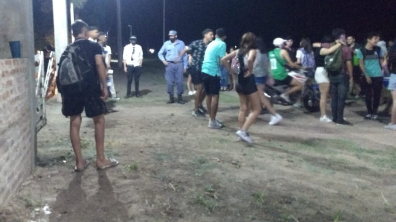 Burla a la salud y al compromiso social: 750 personas desalojadas este domingo en fiestas no autorizadas