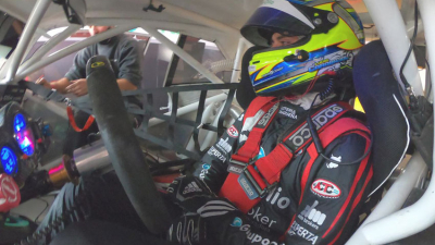 Lucas Carabajal en el podio del TC Pista