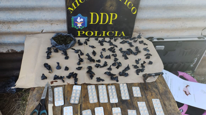 Incautaron drogas y una tumbera en el barrio Chilillí