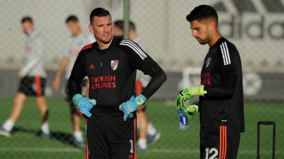 Alarma en River: dio positivo el entrenador de los arqueros