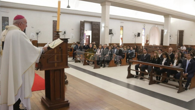 Oración por personas con Covid-19, familias, servidores y trabajadores